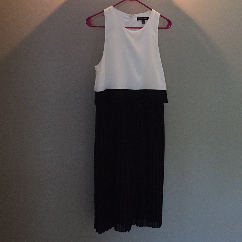 Banana Republic Classic White and Navy Dress